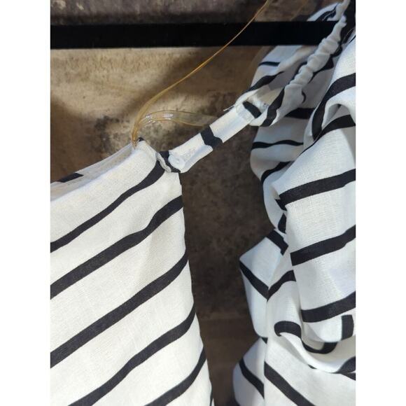 Do + Be Top Woman's Large White Black Striped Ruffle Sleeve One Shoulder - Picture 6 of 10